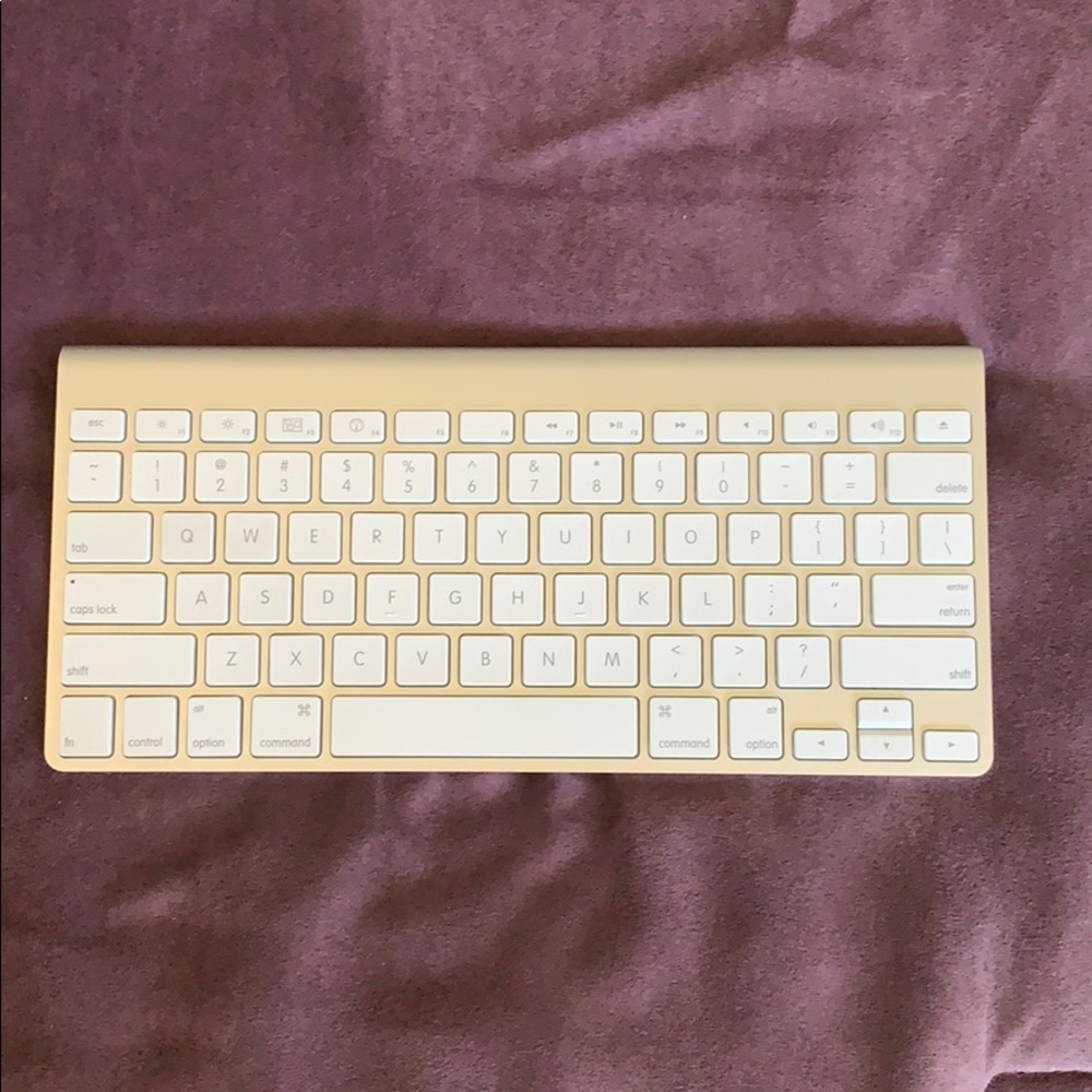 Apple Magic Wireless Keyboard